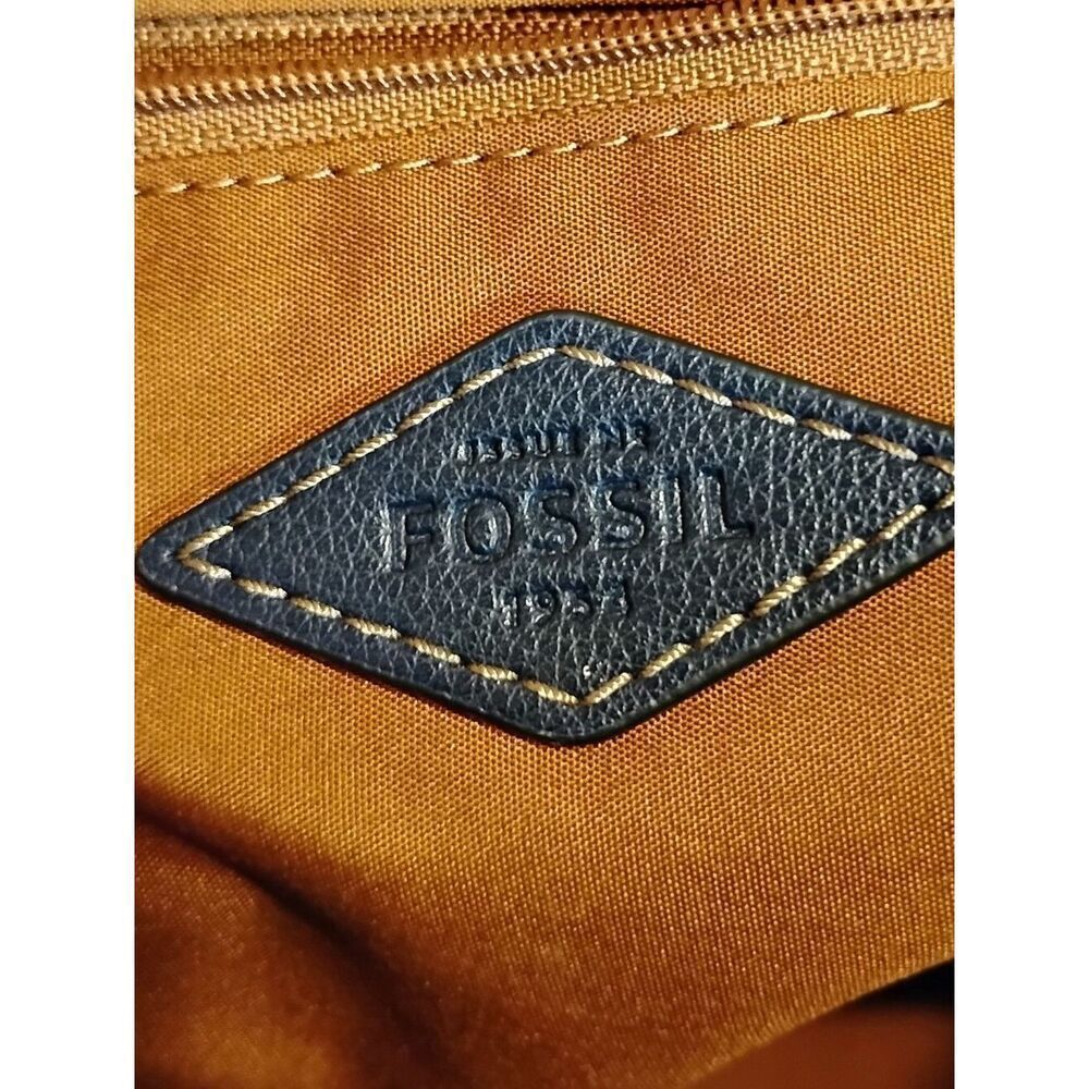 USED Fossil Tote - Picture 6 of 9